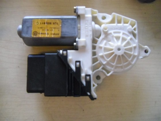 Motor Elevador de Vidro Tras Esq Golf IV 2000 mev365